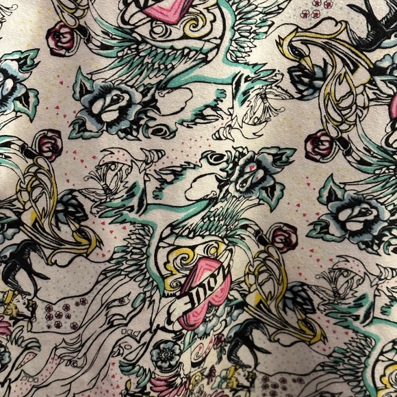 Love Hoodie with silver heart zipper and awesome designs. Zero flaw’s - Picture 4 of 6